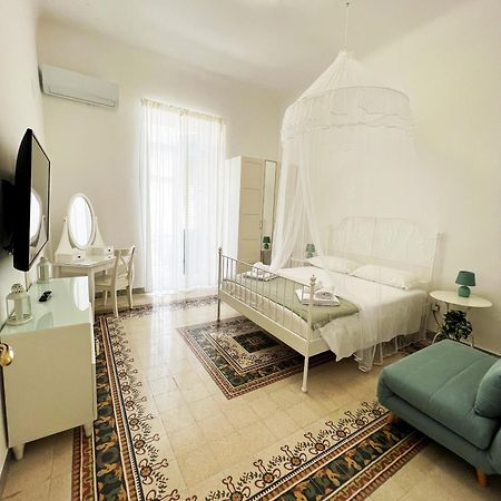 Отель Bari Centro Harmony House Экстерьер фото