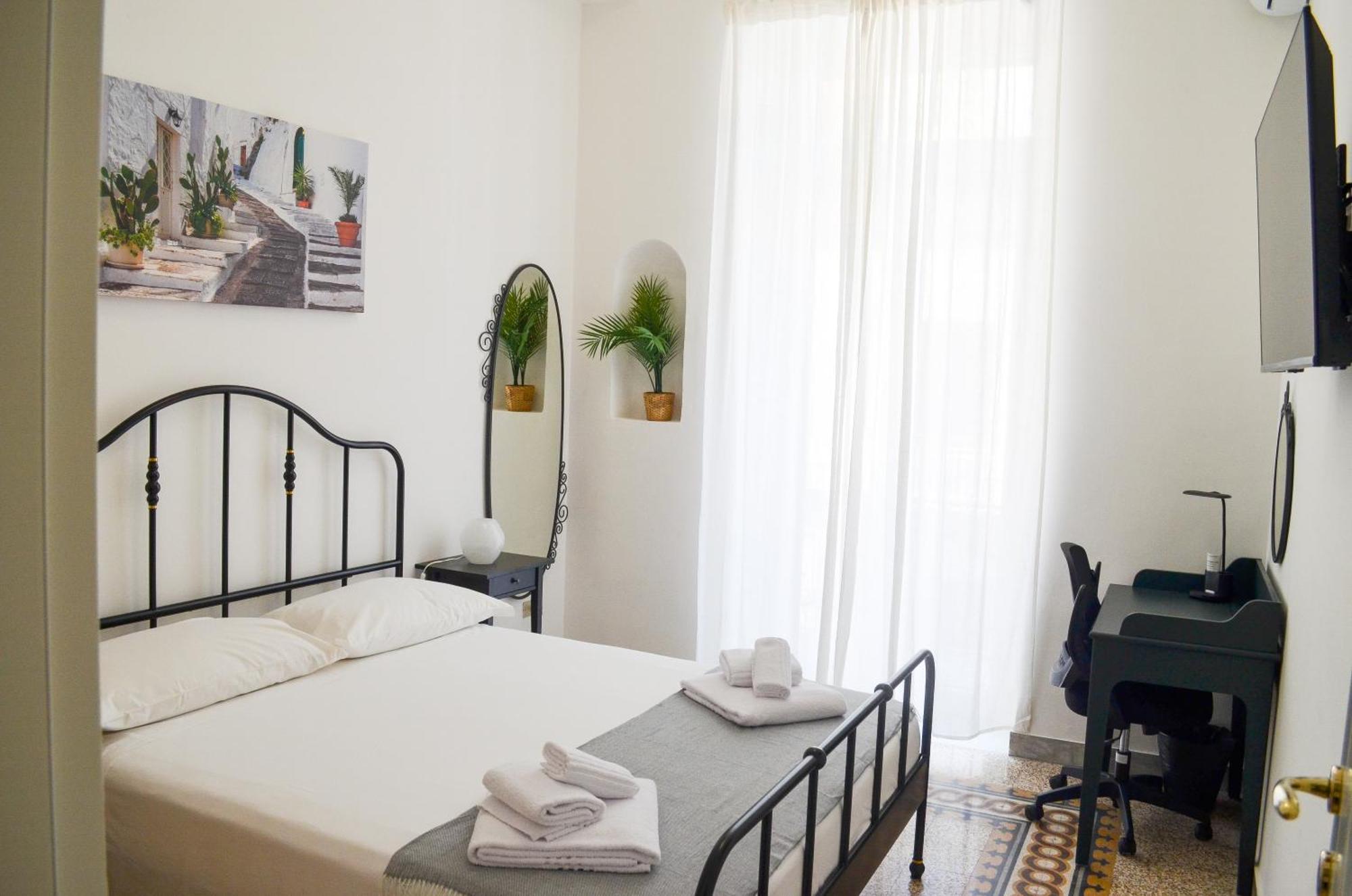 Отель Bari Centro Harmony House Экстерьер фото