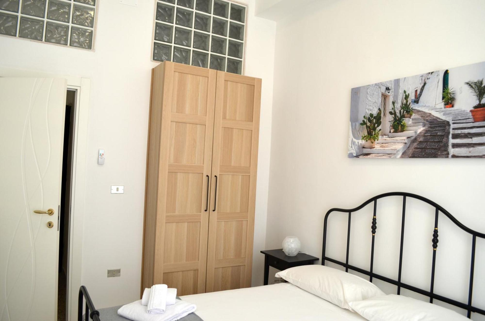Отель Bari Centro Harmony House Экстерьер фото