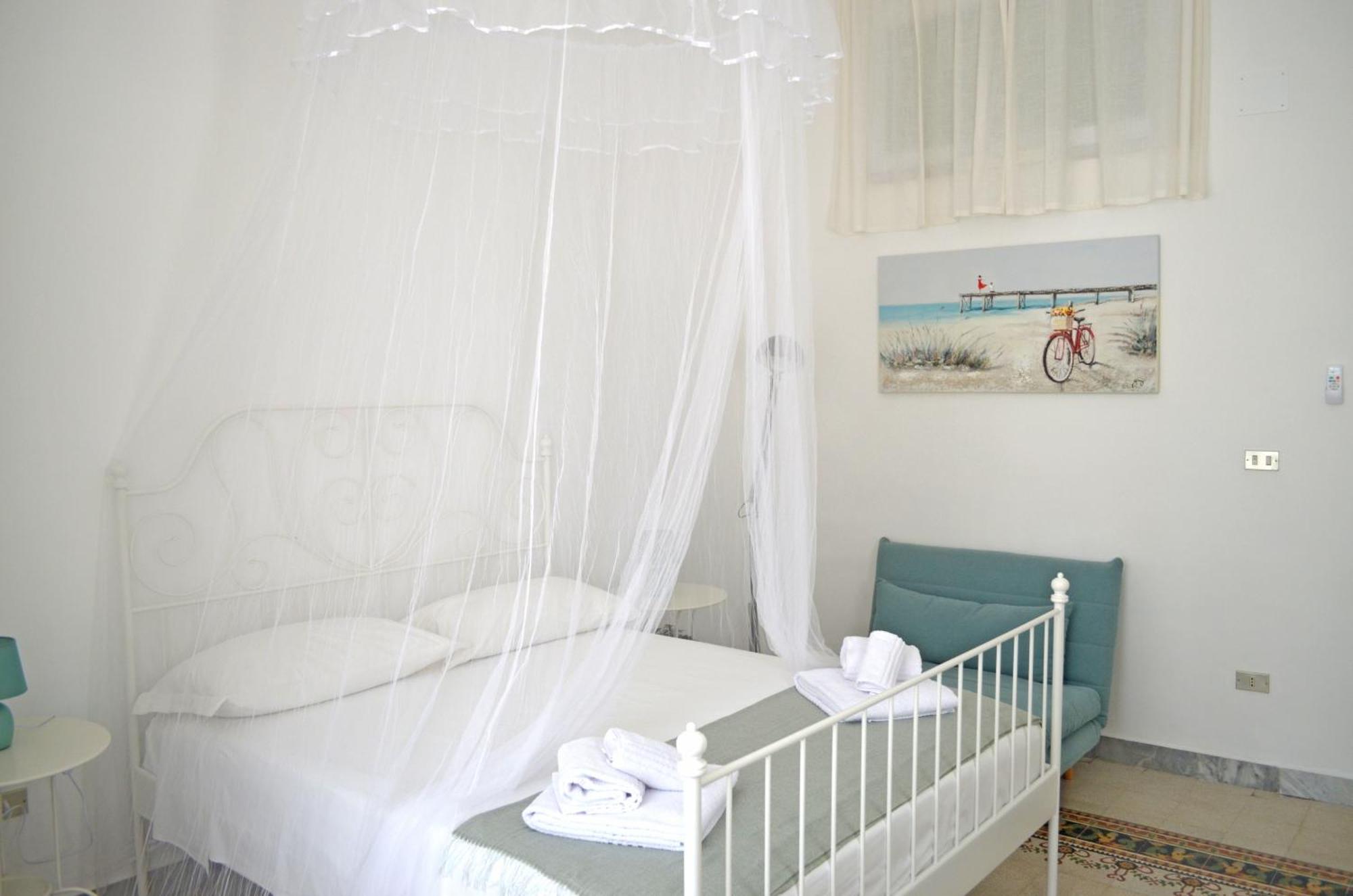 Отель Bari Centro Harmony House Экстерьер фото