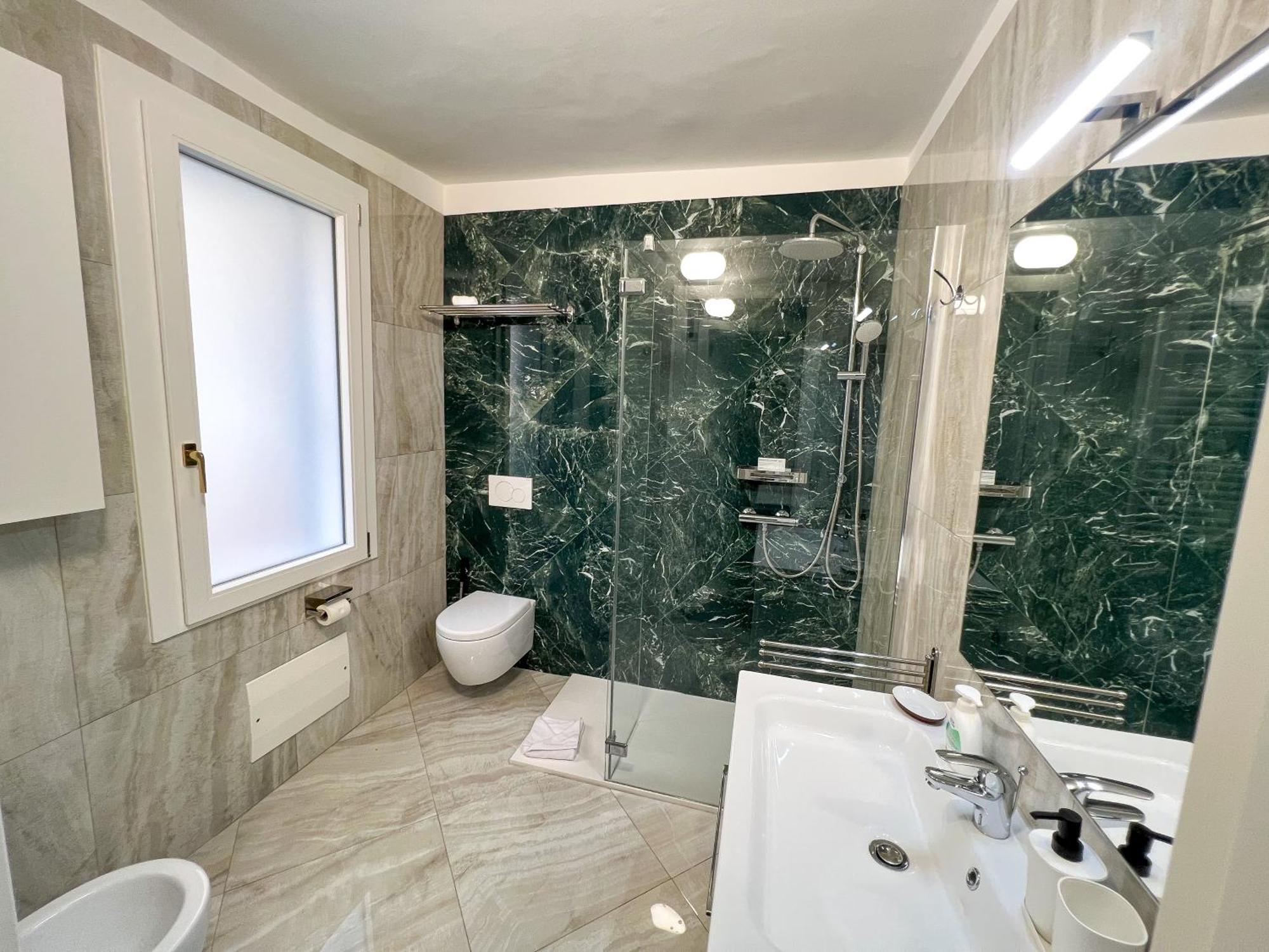 Отель Bari Centro Harmony House Экстерьер фото