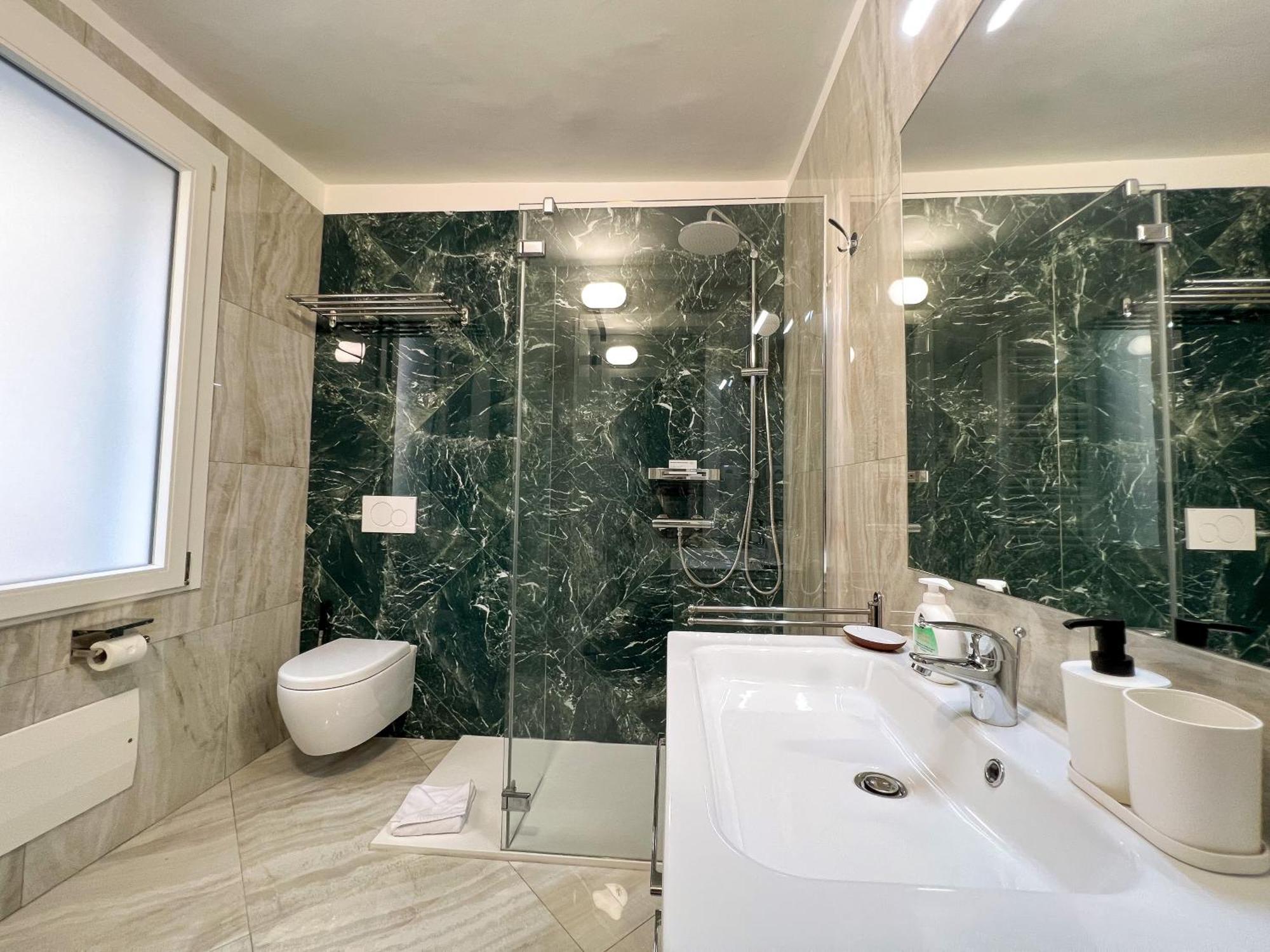 Отель Bari Centro Harmony House Экстерьер фото